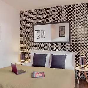 4 Arts By Adrez Apartment