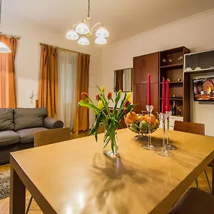 National Theater Ruterra Flat Apartment